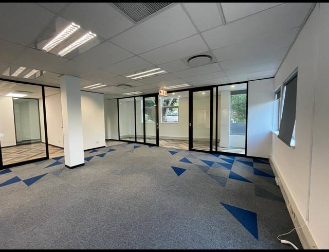 395M² OFFICE TO LET IN BRYANSTON